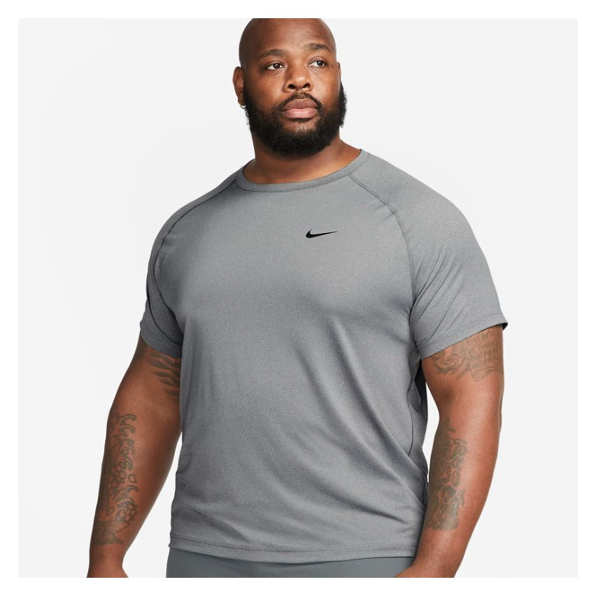 Nike Dri-Fit Short-Sleeve Fitness Top for Men